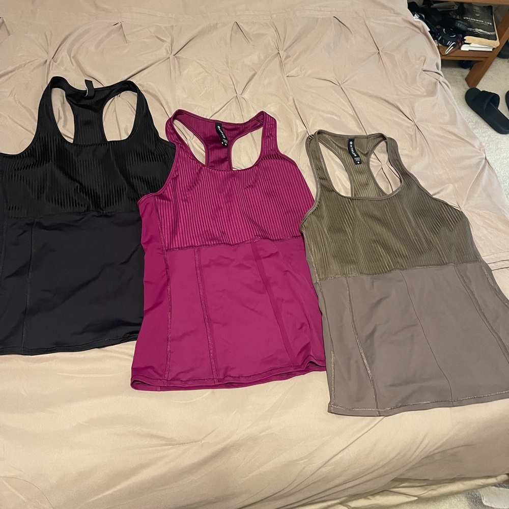 Like new set of 3 ATHLETA tanks